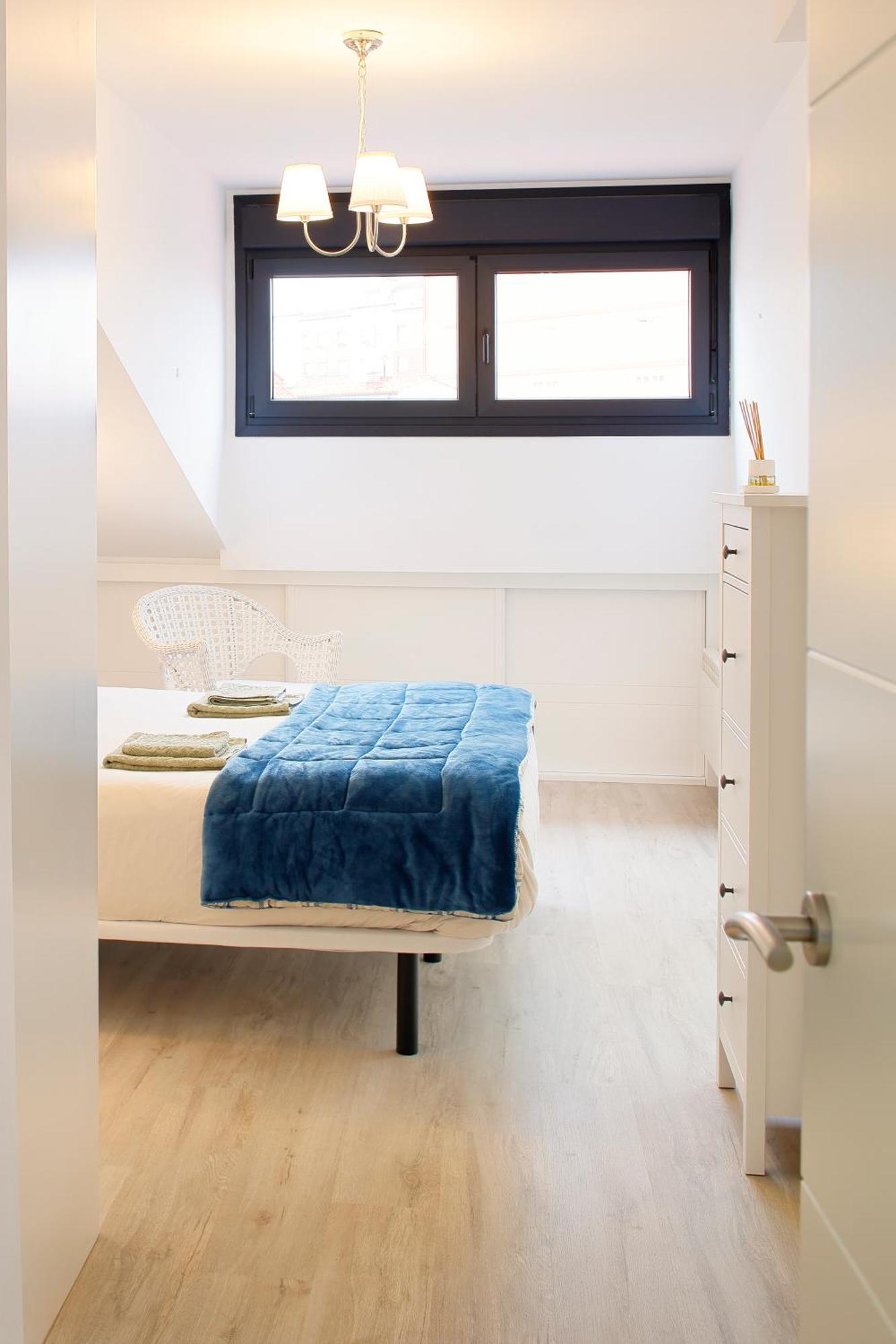 Atico Con Terraza En Playa De San Lorenzo Apartment Gijon